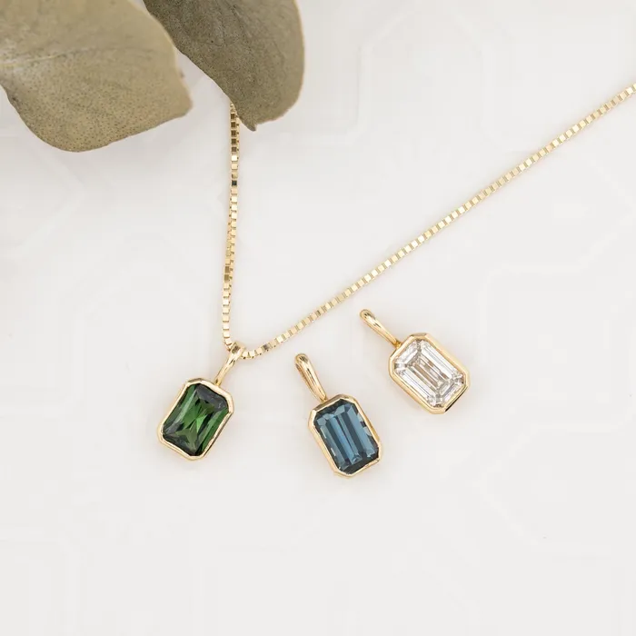 Envero Jewelry Necklaces Patia Charm Necklace Emerald Setting